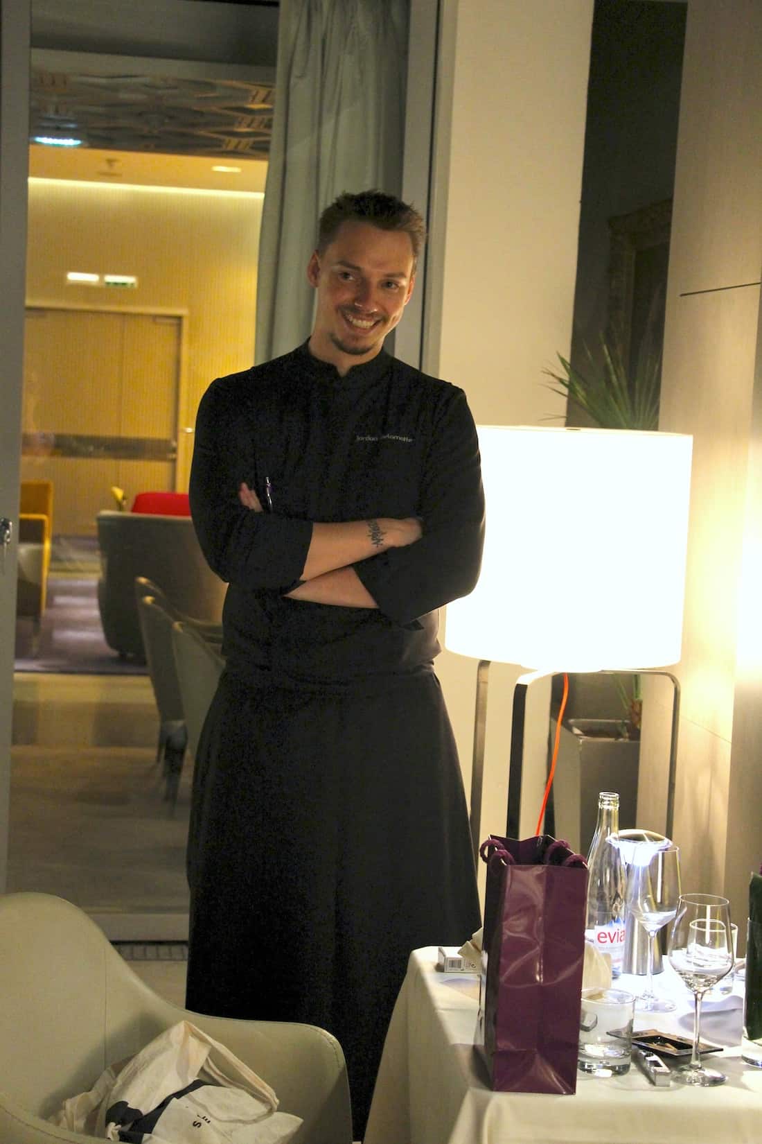 hotel-de-sers-patio-chef-jordan-delamotte