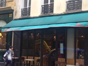 Yoom-restaurant-rue-des-martyrs