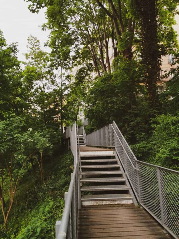 Promenade Sur La Petite Ceinture Du 15ème à Paris